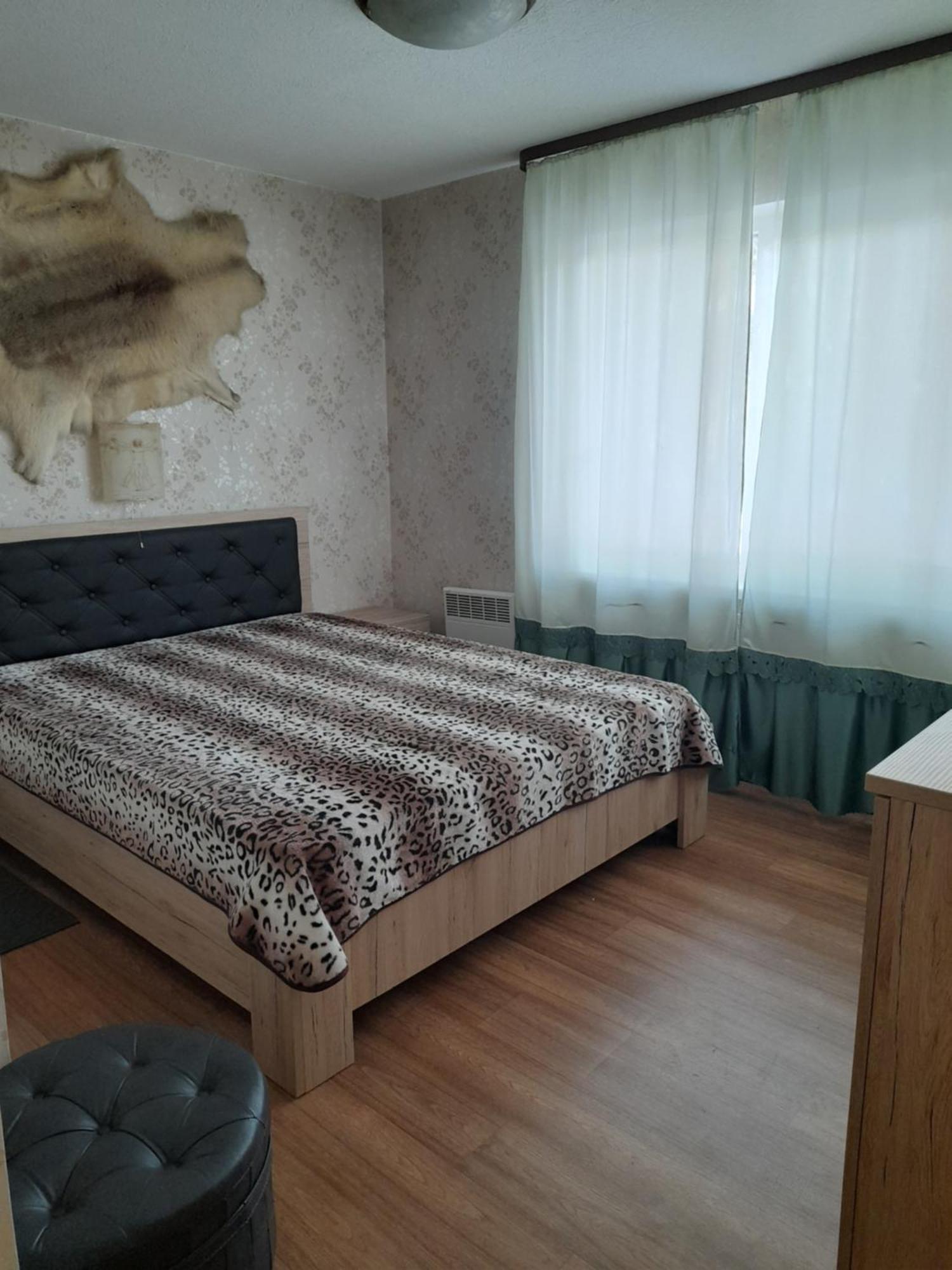 Viesu Maja "Osmany" Hotel Dvarci Ngoại thất bức ảnh